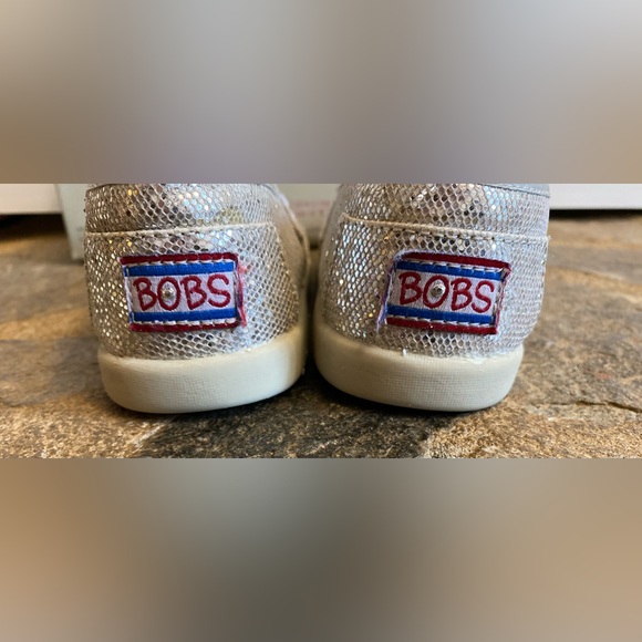 Girls SILVER IRIDESCENT BOBS size 13.5 ( youth ) with box - Picture 8 of 12